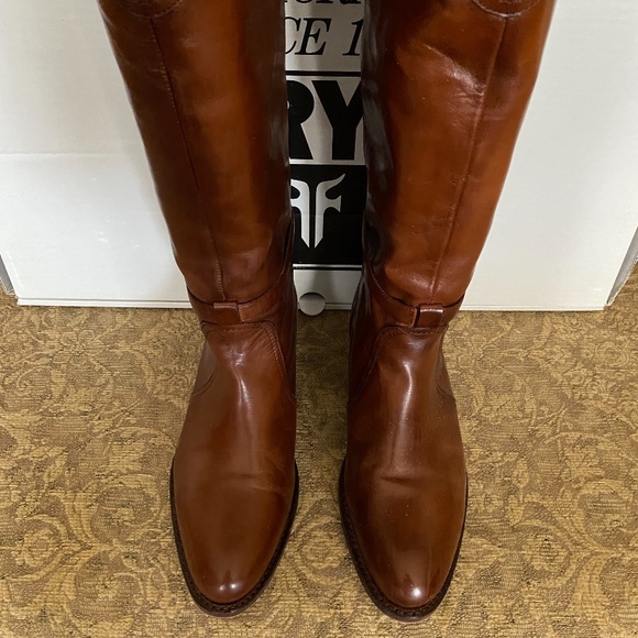 Women's Frye Tall Chestnut Color Polish Riding Boot Size 9M - Picture 4 of 9